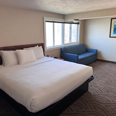Promenade Inn & Suites Oceanfront Seaside Bagian luar foto