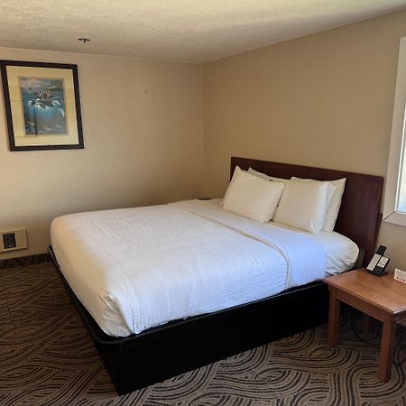 Promenade Inn & Suites Oceanfront Seaside Bagian luar foto
