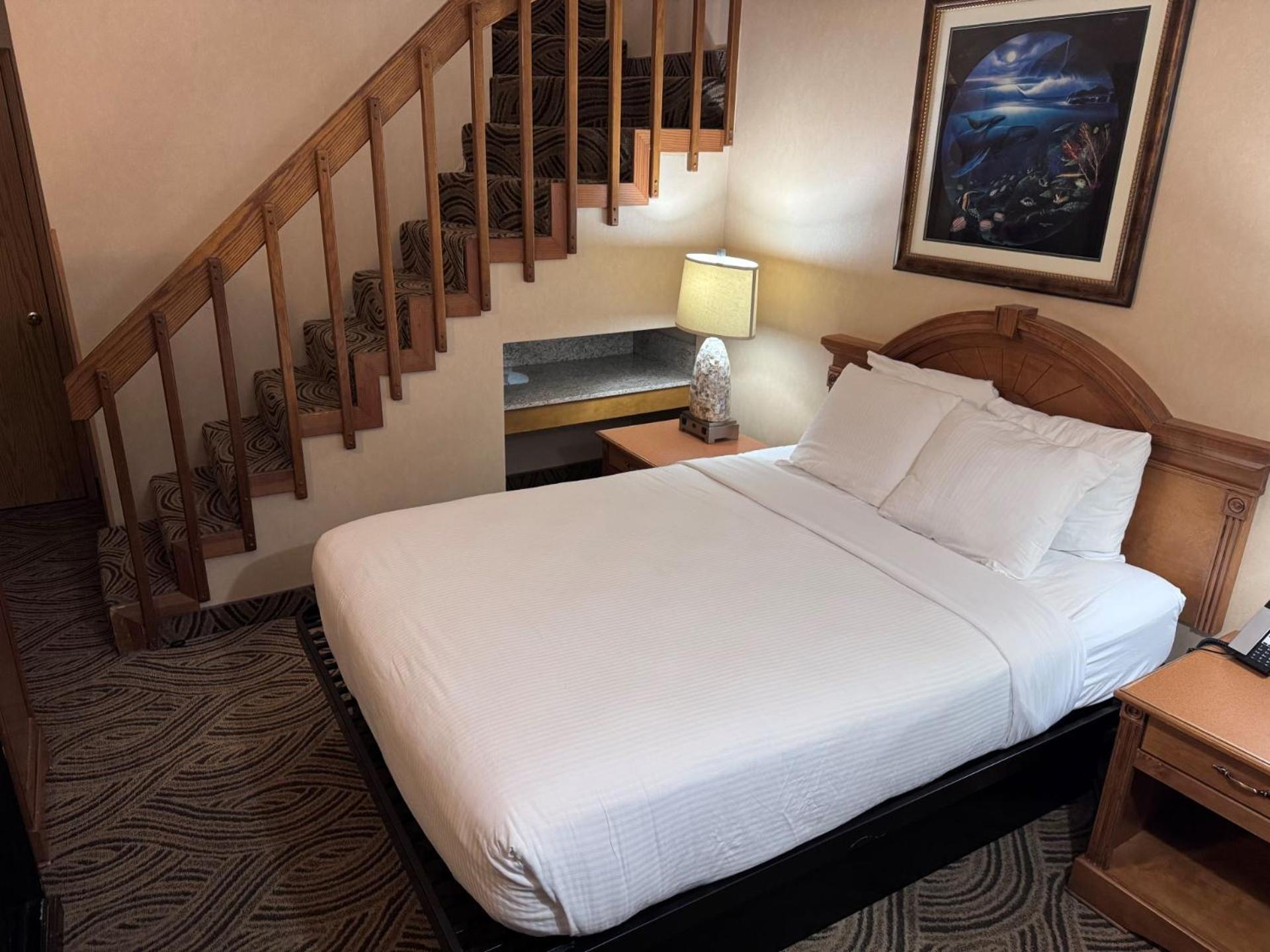 Promenade Inn & Suites Oceanfront Seaside Bagian luar foto