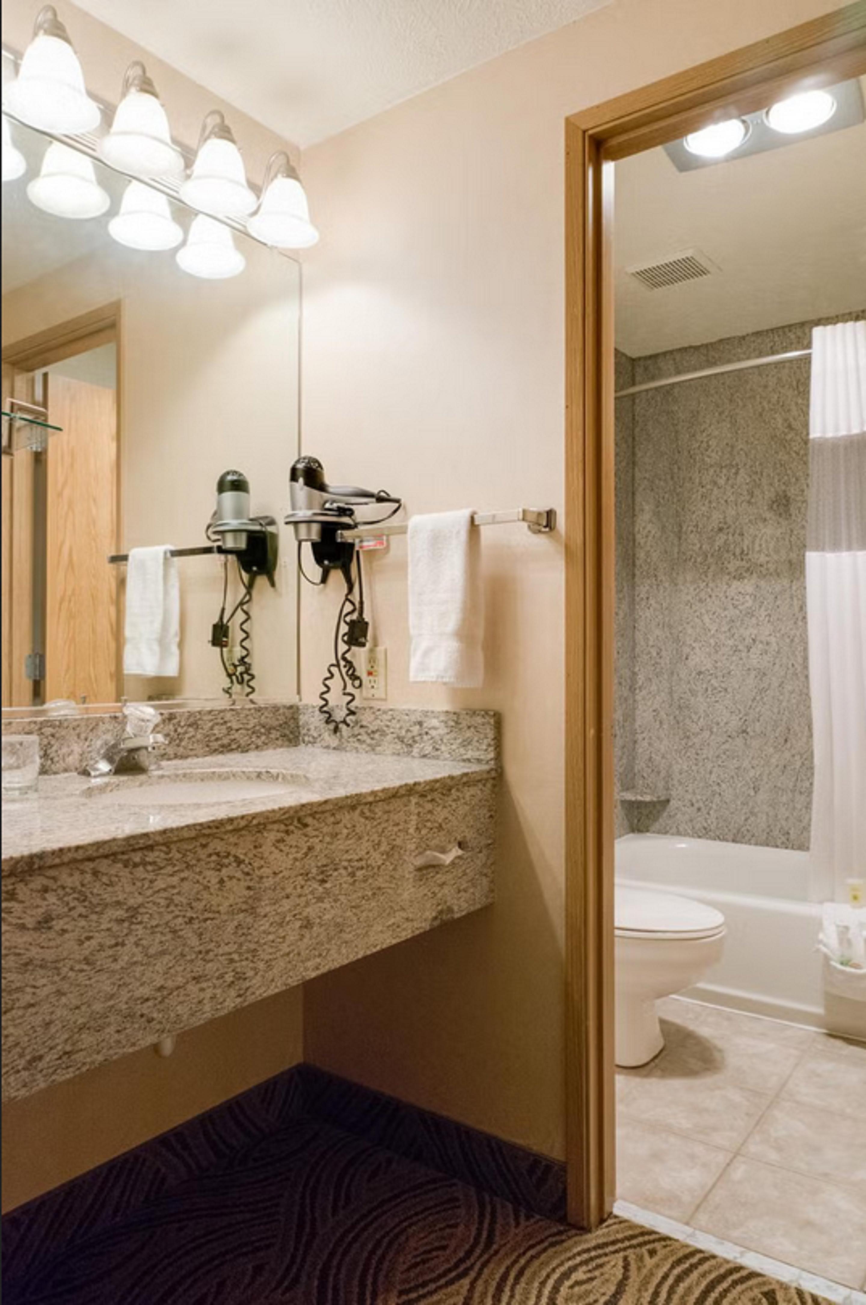 Promenade Inn & Suites Oceanfront Seaside Bagian luar foto
