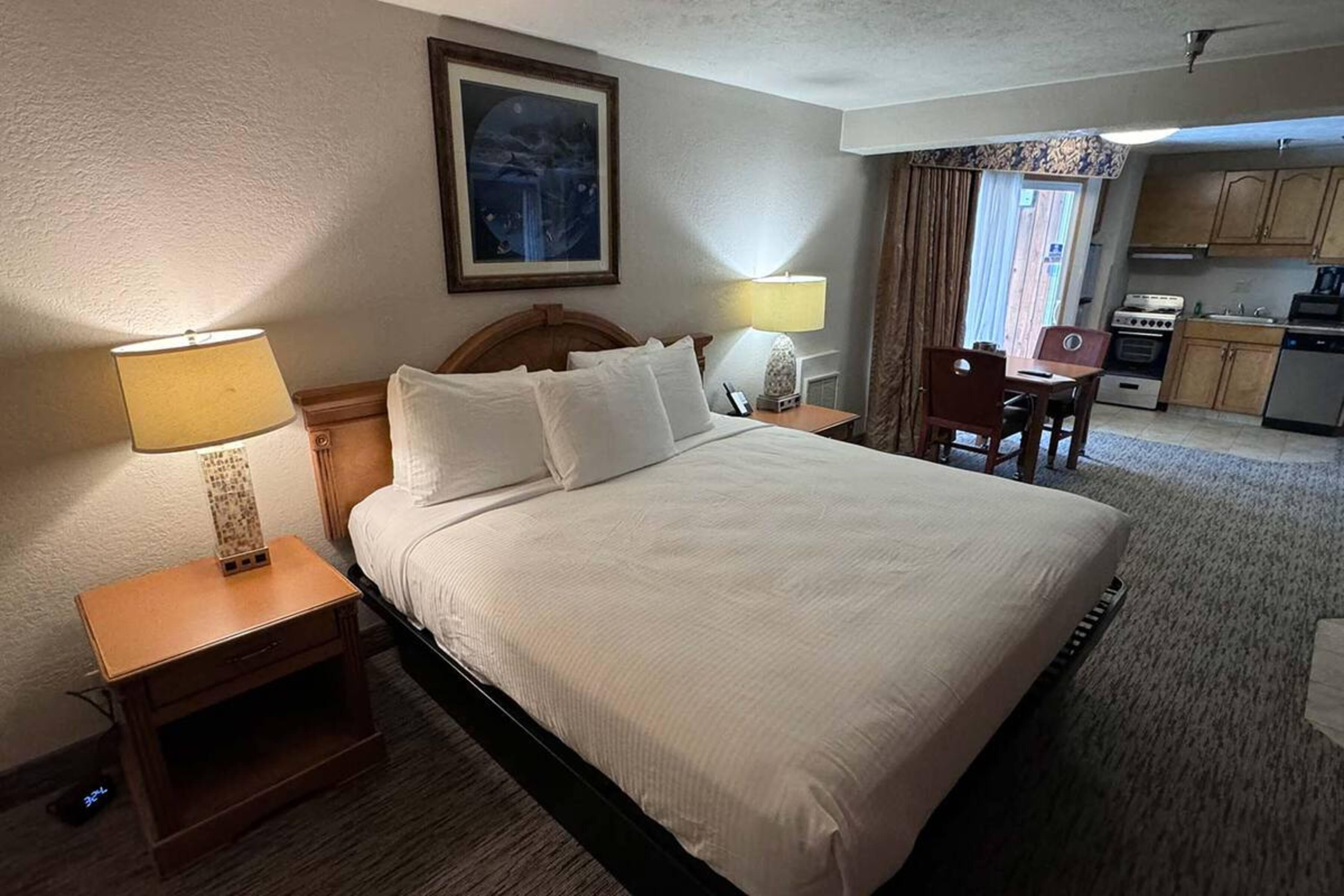 Promenade Inn & Suites Oceanfront Seaside Bagian luar foto