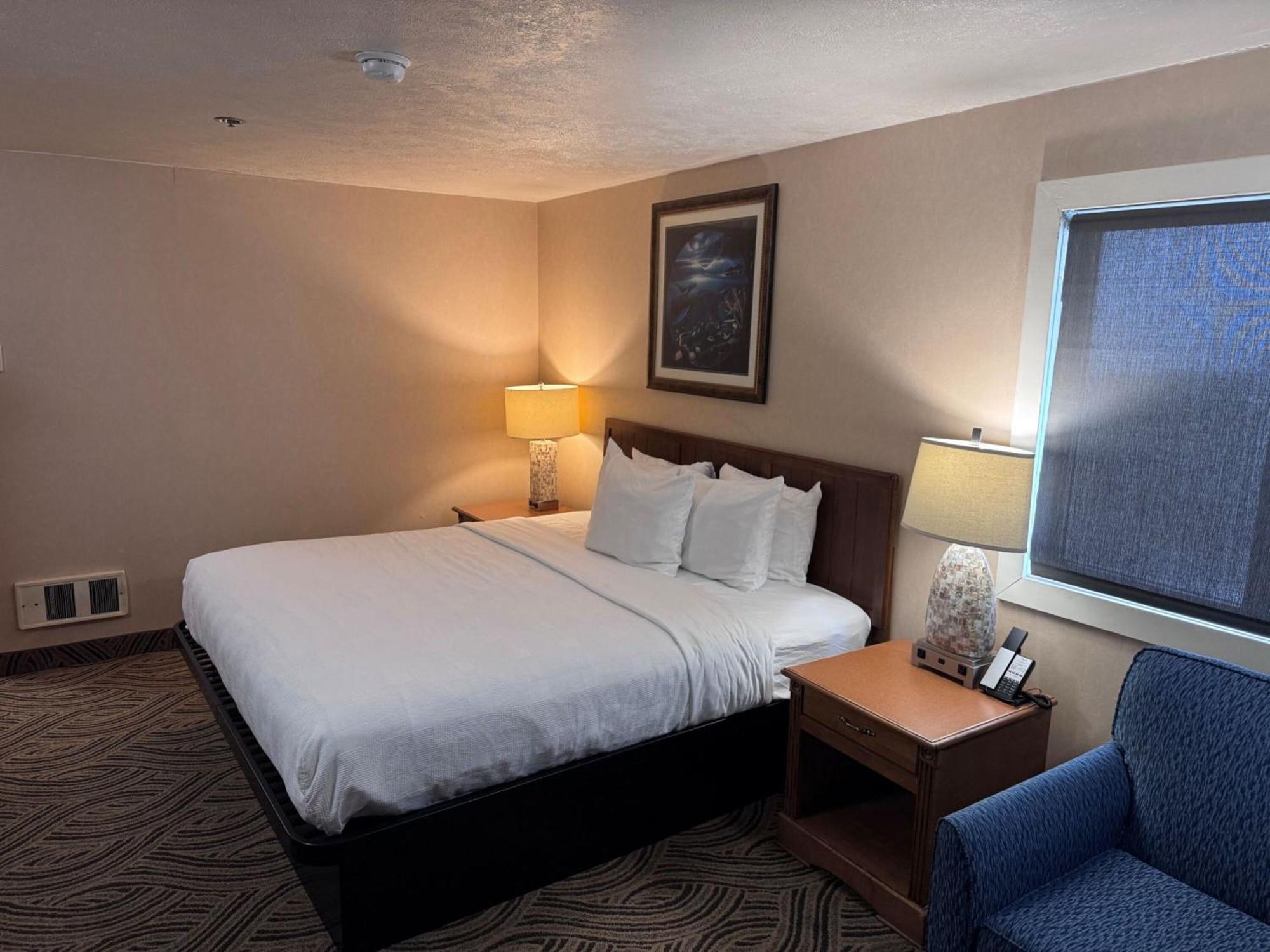 Promenade Inn & Suites Oceanfront Seaside Bagian luar foto