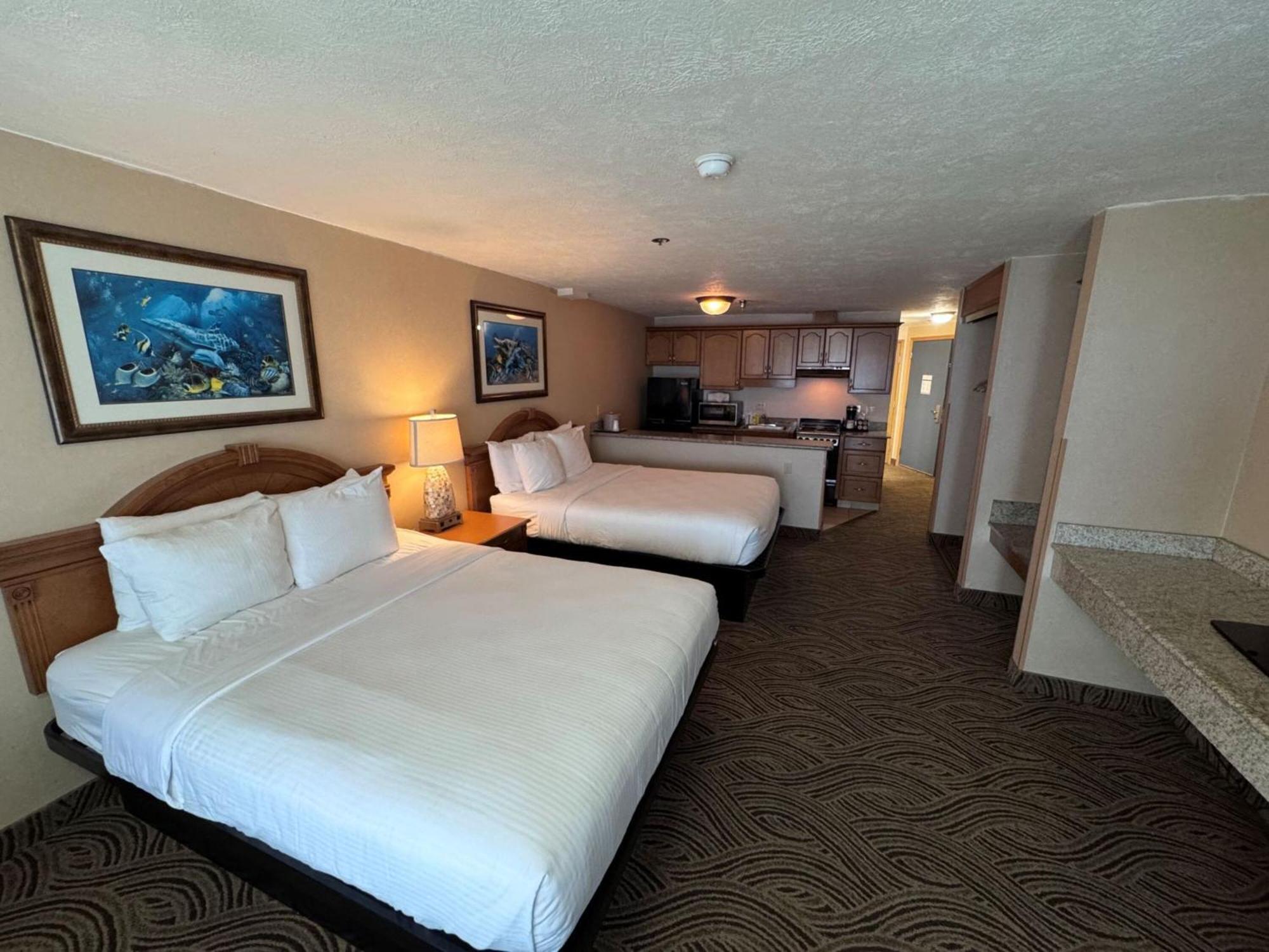 Promenade Inn & Suites Oceanfront Seaside Bagian luar foto