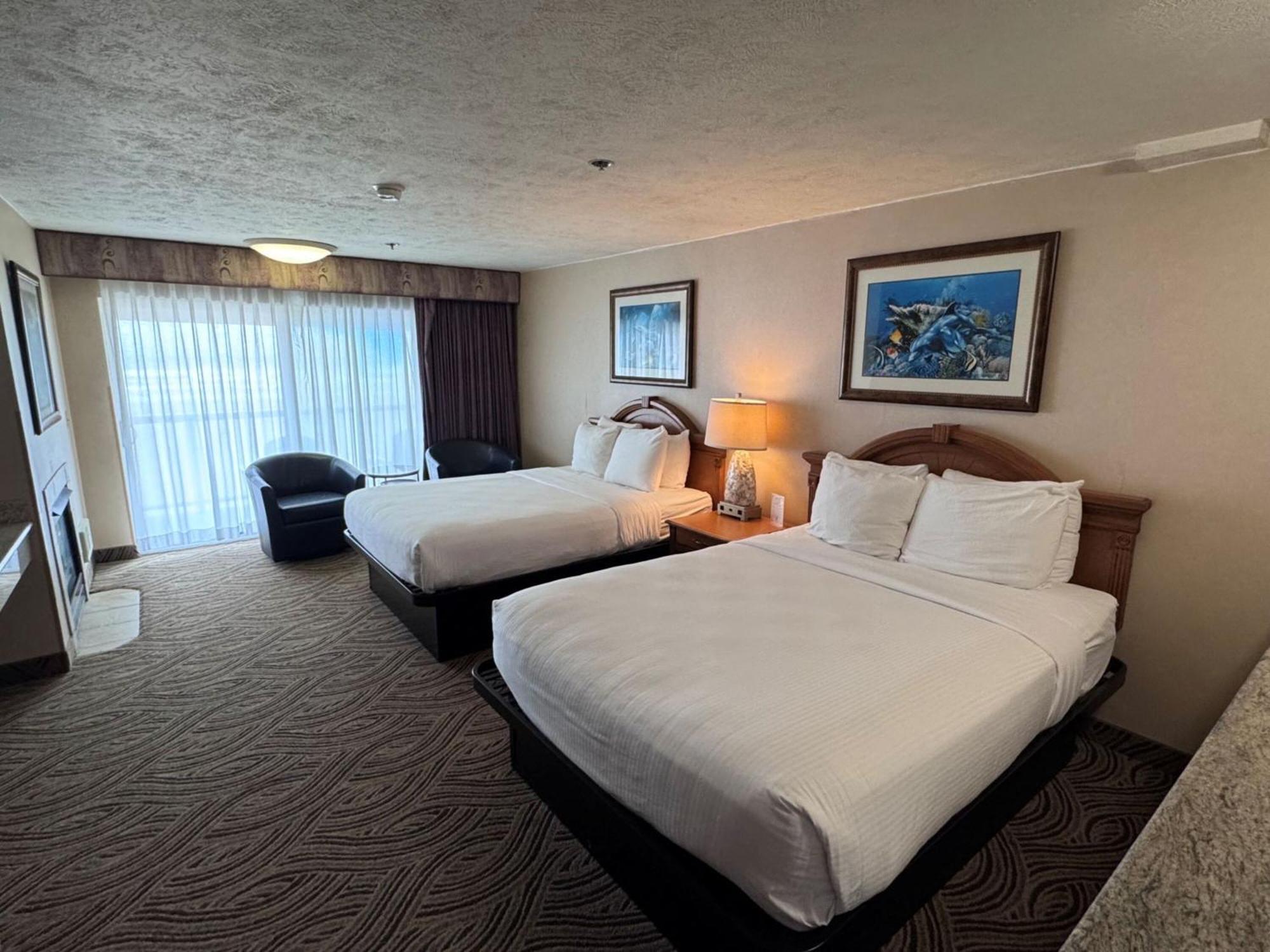 Promenade Inn & Suites Oceanfront Seaside Bagian luar foto