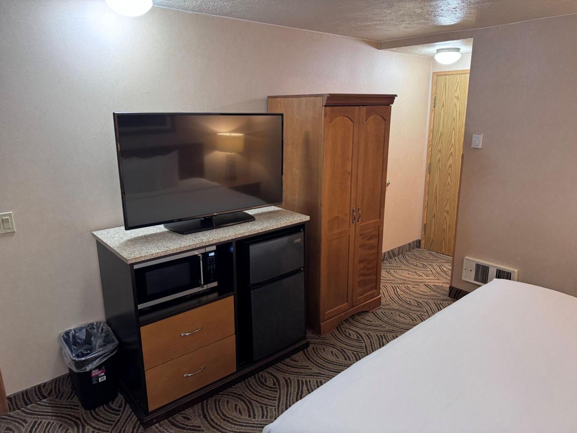Promenade Inn & Suites Oceanfront Seaside Bagian luar foto