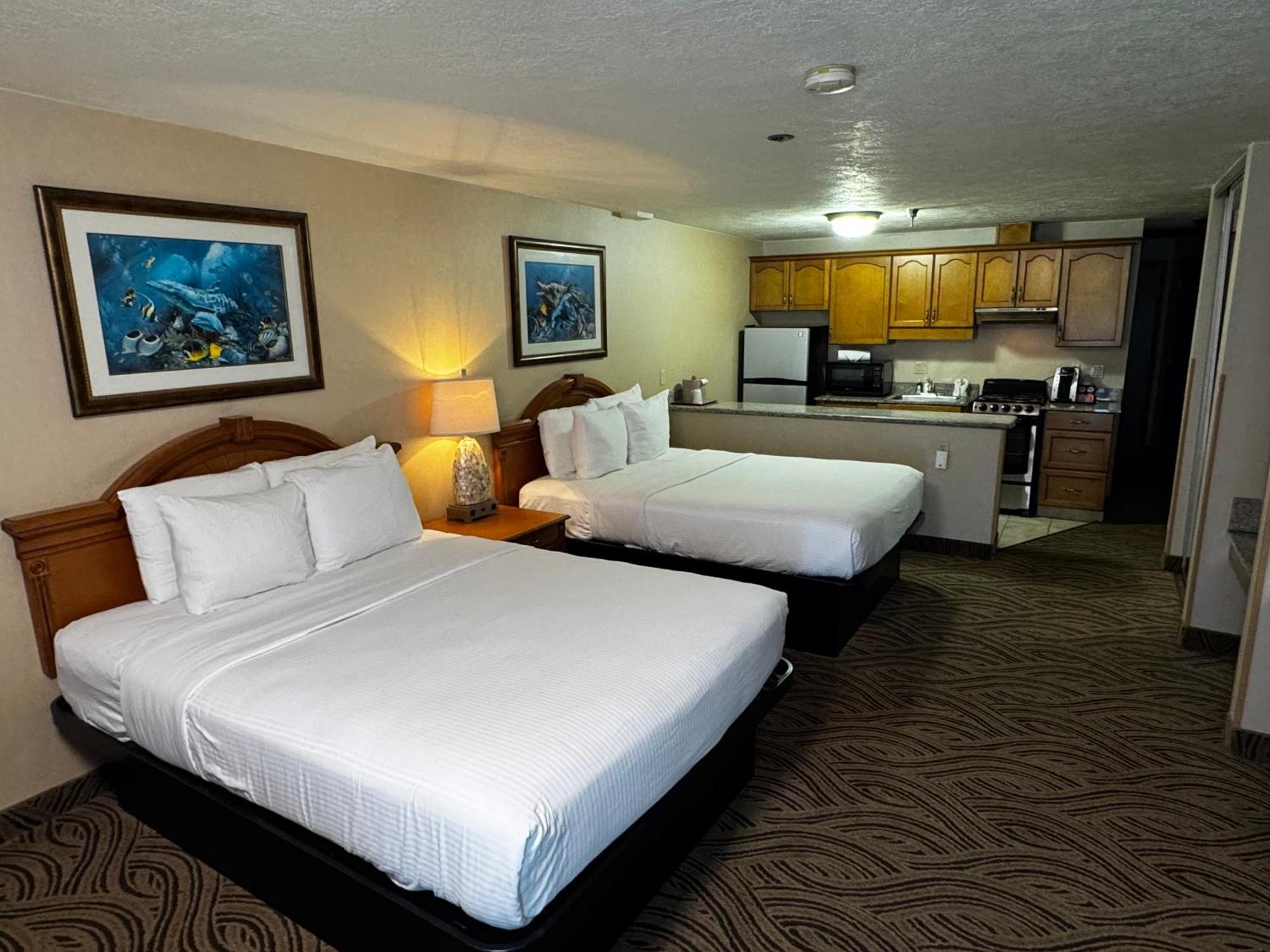 Promenade Inn & Suites Oceanfront Seaside Bagian luar foto